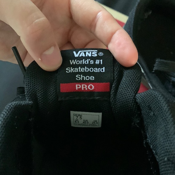 VAN OFF THE WALL, BLACK AND WHITE, SHOES - Picture 4 of 4